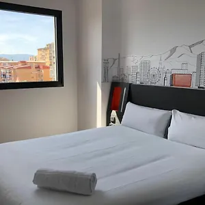 Easyhotel City Centre Гостевой дом